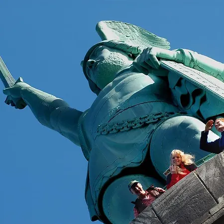 Kurvilla Fürstin Pauline Pensión 3*