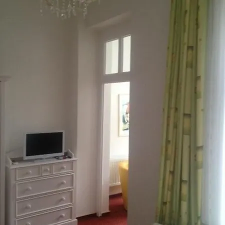 Kurvilla Fuerstin Pauline