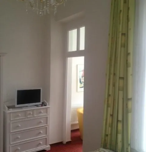 Kurvilla Fürstin Pauline